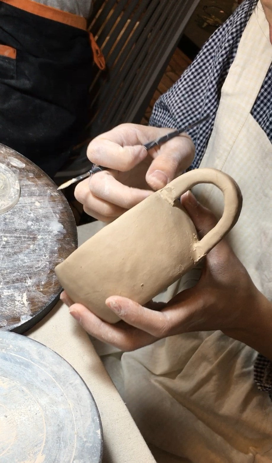 Làm gốm thủ công thì có giàu được không? — Can you get rich from making handmade pottery?